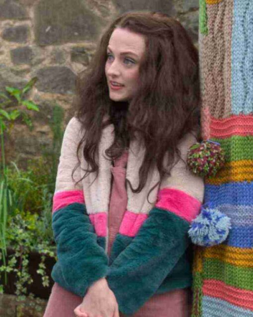 A Castle For Christmas Eilidh Loan Teddy Bear Jacket - Image 2